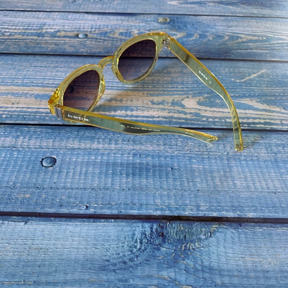 Bebe sunglasses. NWOT. - Picture 2 of 4